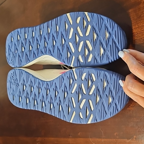 Reebok Women"s White Sneakers with Blue and Pink Accents - Picture 6 of 7